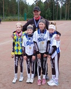 Enni Hietala, Helmi Toivanen, Silja Määttänen, Tuuli Opperbeck Jussi Hietala.